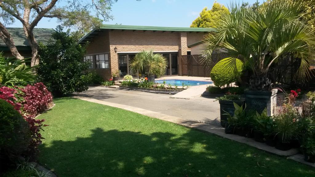 Rita'S Guesthouse Cc Vryheid Exterior photo